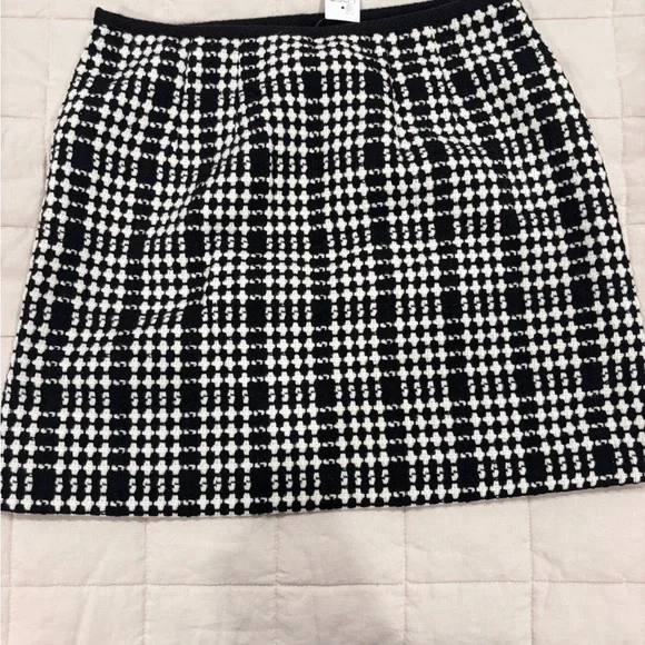 NWT LOFT Black and White Mini Houndstooth Skirt - Picture 6 of 6